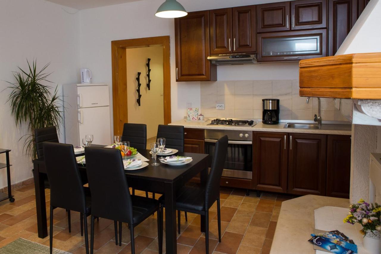 Apartman Girasol Pula Apartamento Exterior foto